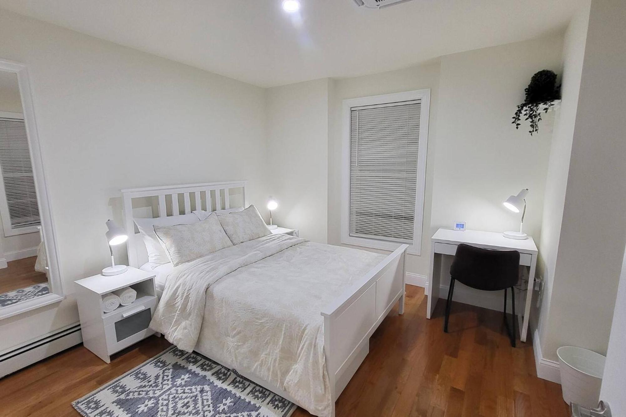 Apartment 3-bedroom Apt-7w2 20-minuite To Downtown Boston