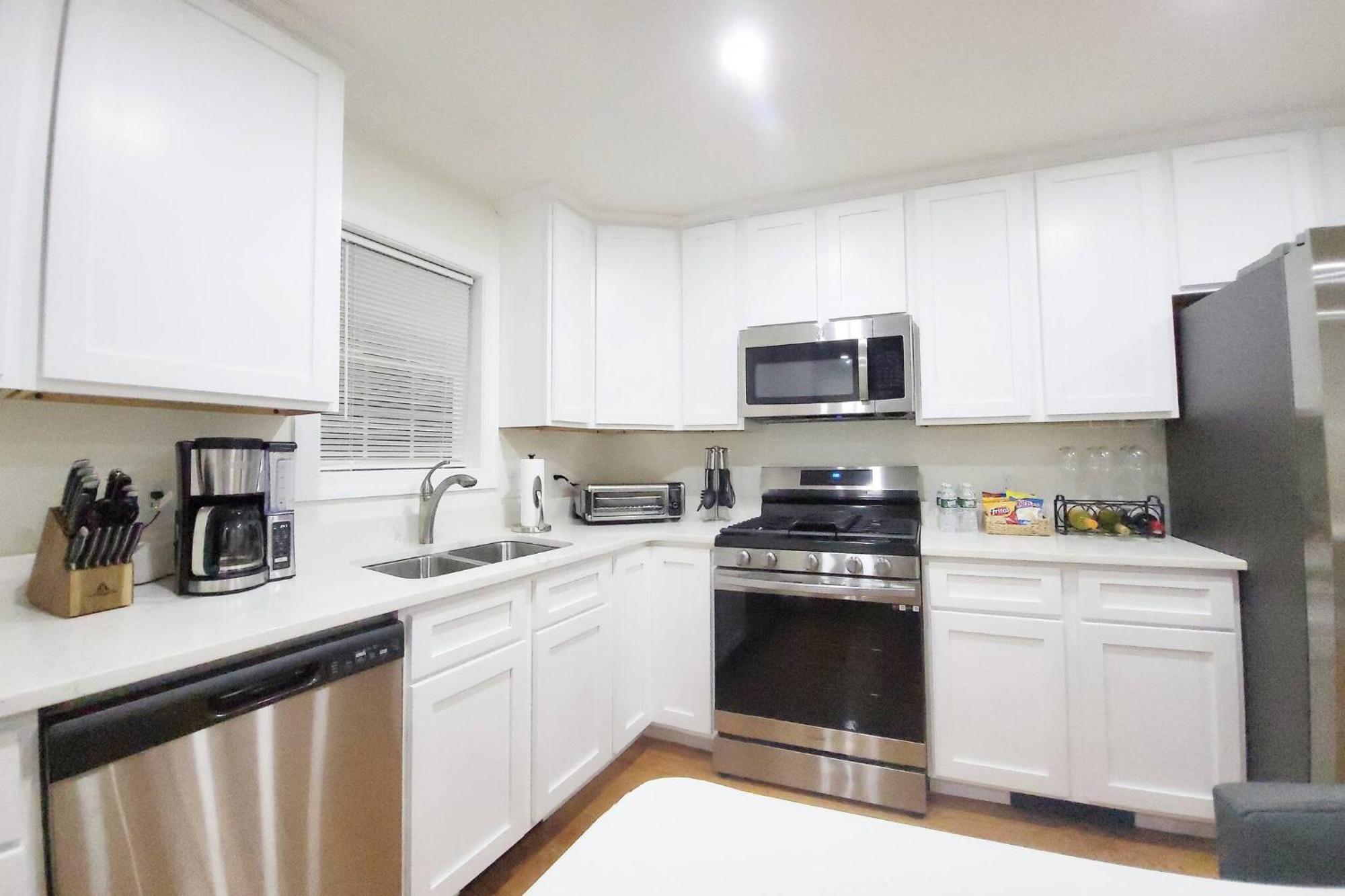 3-bedroom Apt-7b2 20-minuite To Downtown Boston