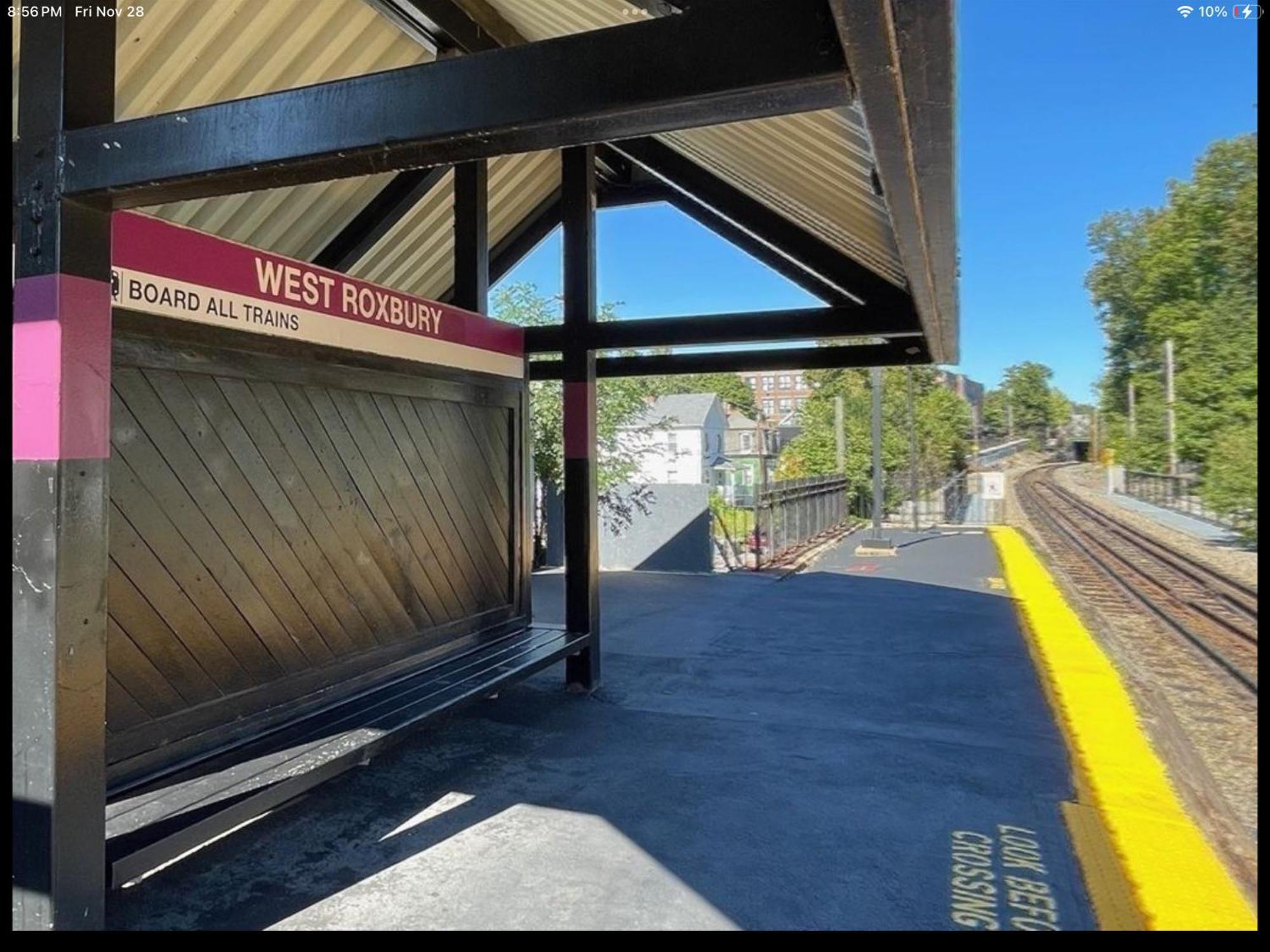 With Parking, Next To Train Or Buses, Good Neighborhood Apartment