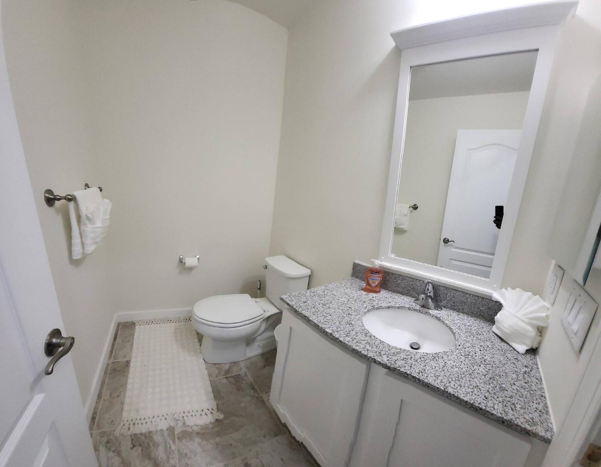 Apartment 3-bedroom Apt-9w2 20-minuite To Downtown *