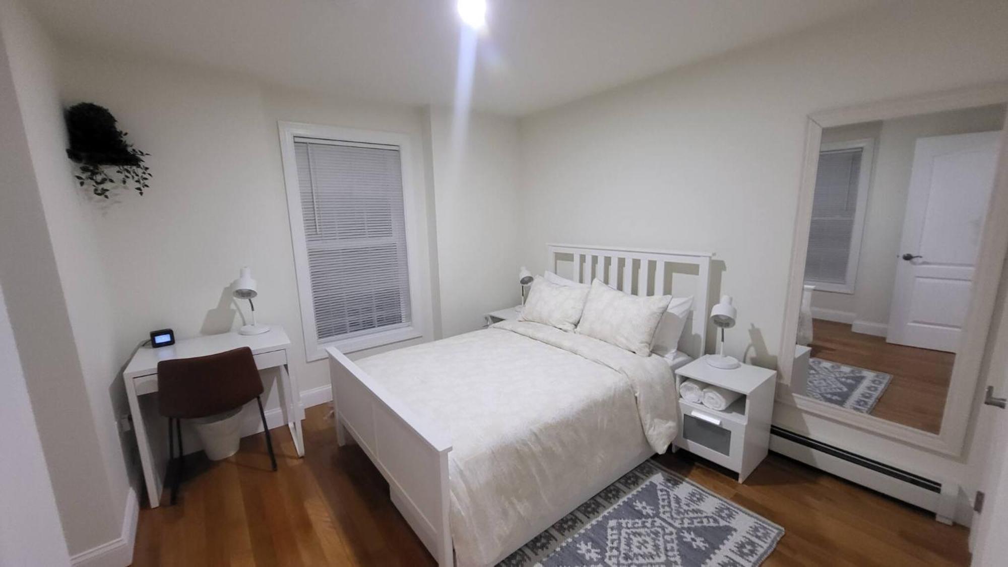 Apartment 3-bedroom Apt-9w2 20-minuite To Downtown Boston