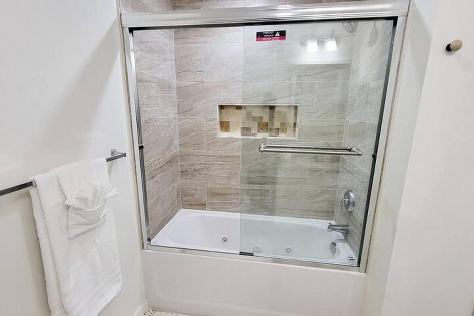 3-bedroom Apt-7w2 20-minuite To Downtown Apartment