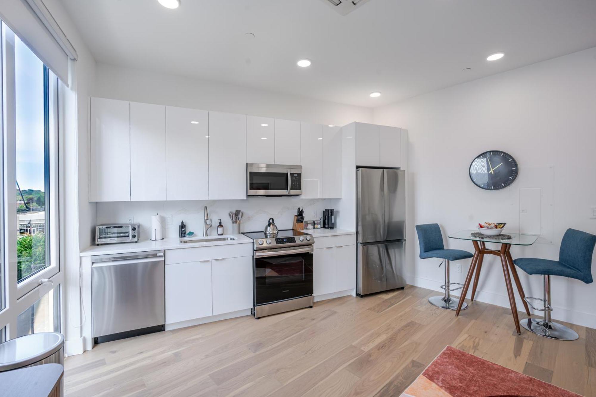 Luxury 1-bed At The Vera Landing Mbta