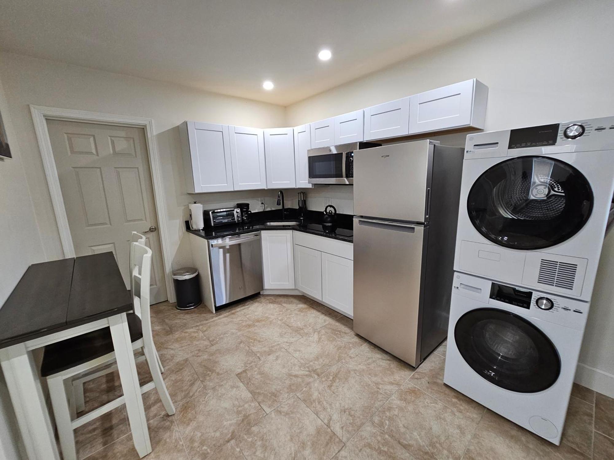 1-bedroom Apt-9w1 20-minuite To Downtown Apartment