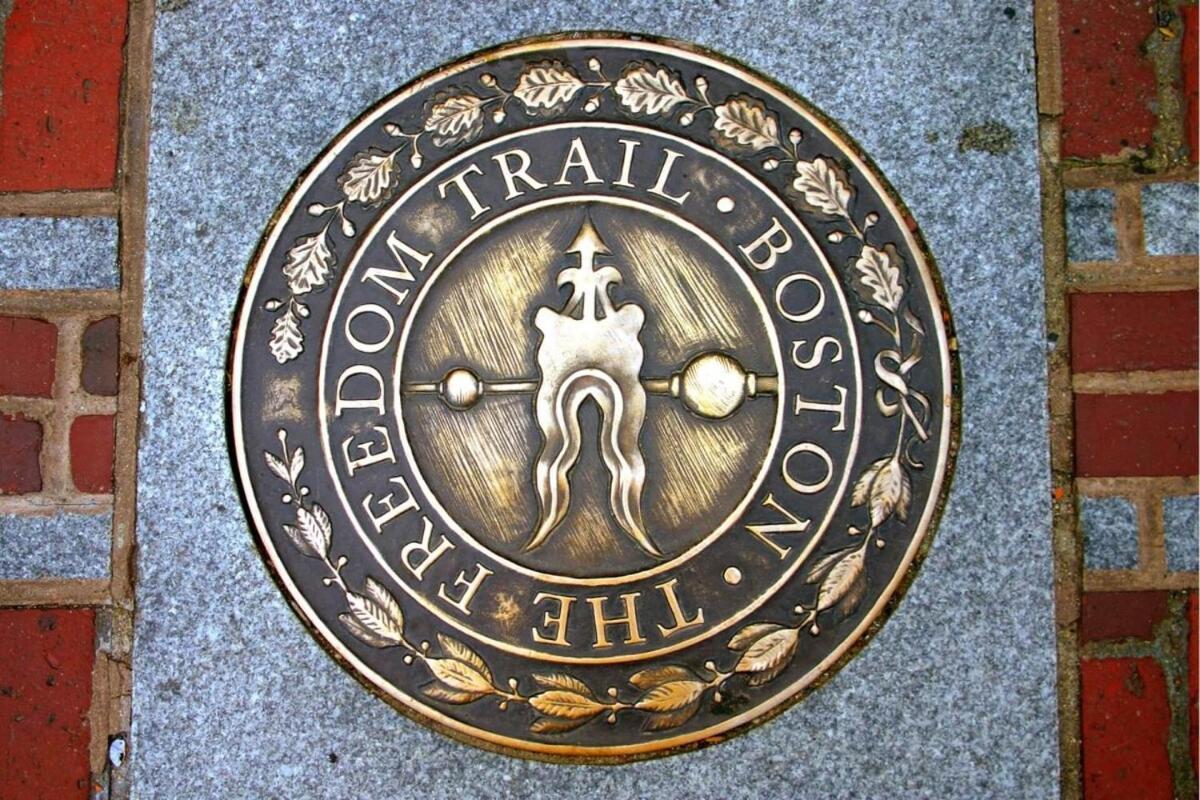 Apartment With Free Parking