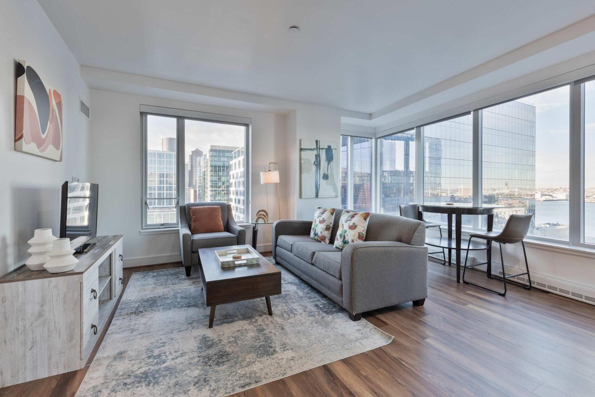 Apartment Stylish Seaport Near Waterfront Dining & Downtown Boston