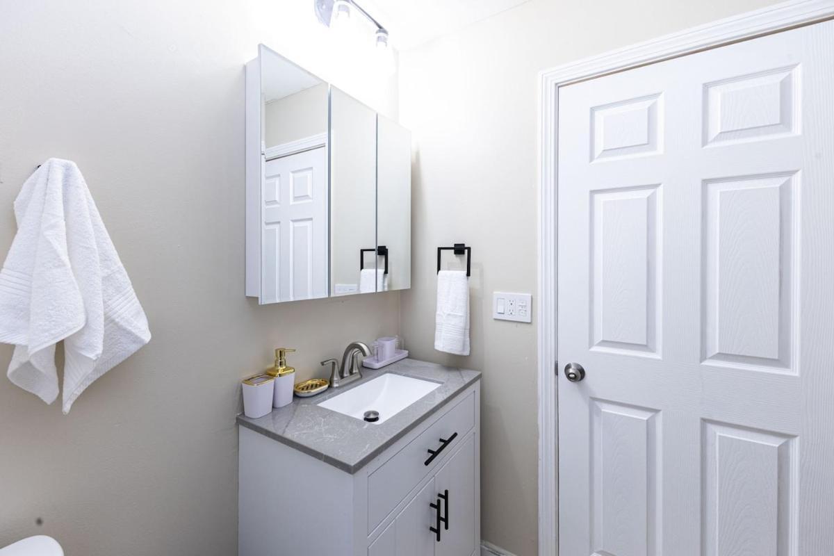 Apartment Cozy, Spacious Near Downtown Boston