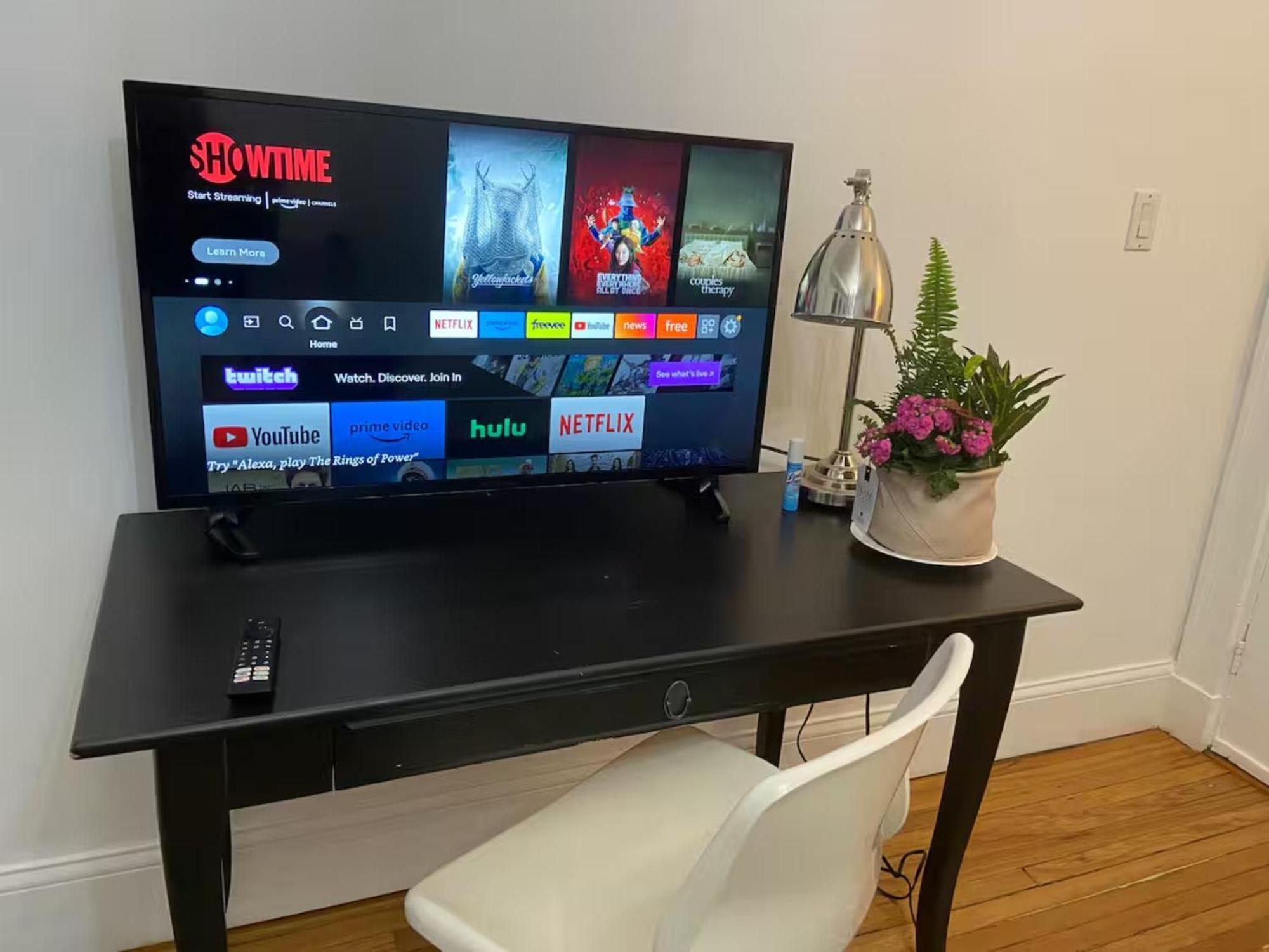 Apartment With Parking, Next To Train Or Buses, Good Neighborhood Boston