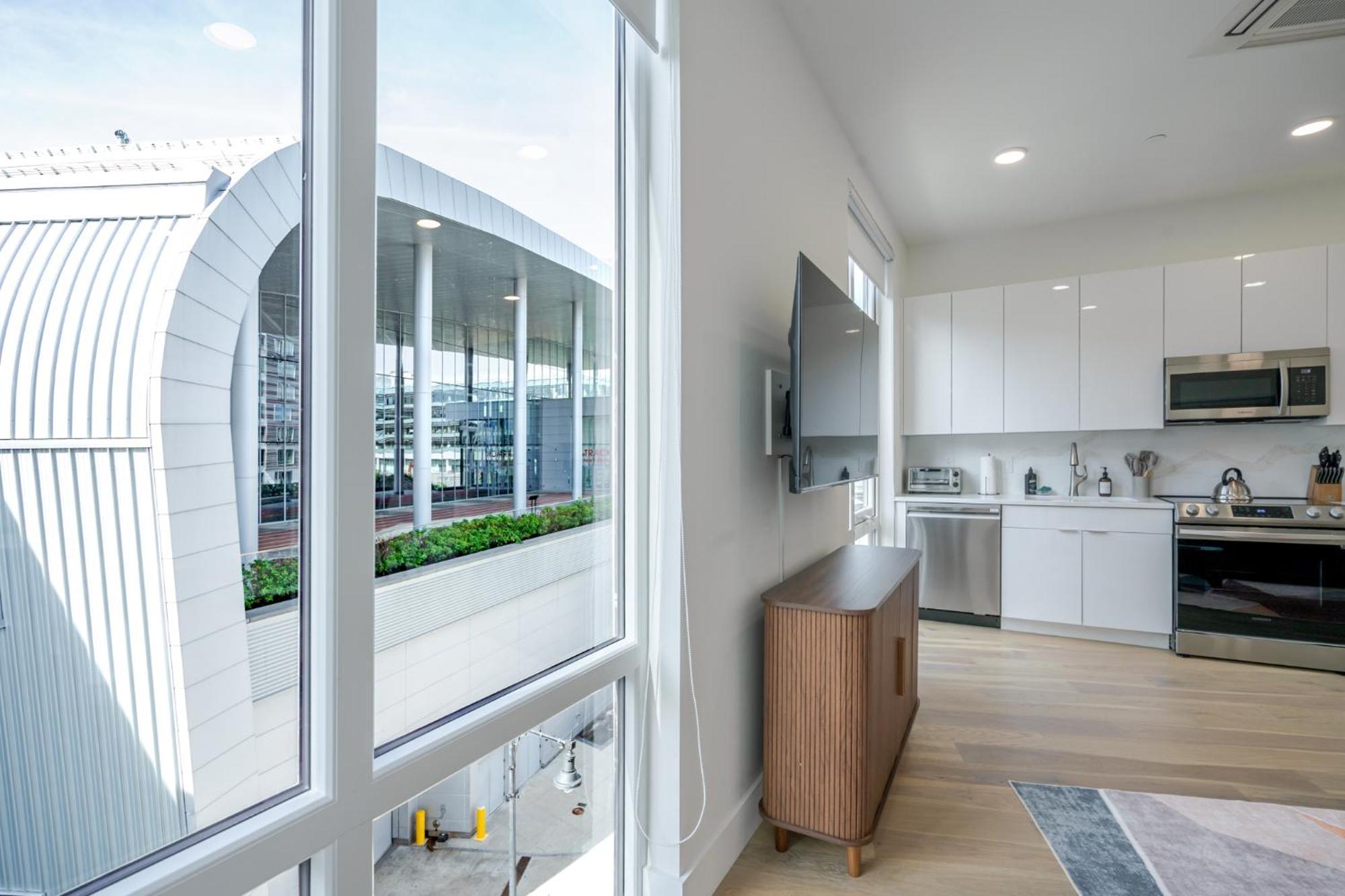 Luxury 1-bed At The Vera Landing Mbta * Boston