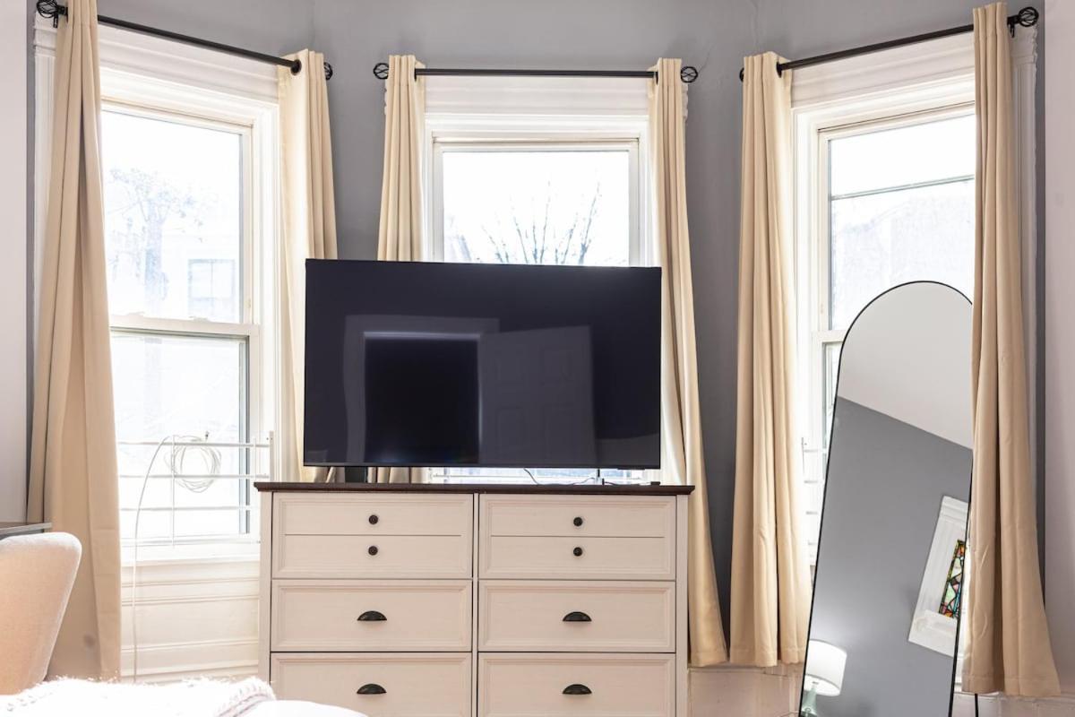 Elegant, Spacious 3bd, 1ba In *