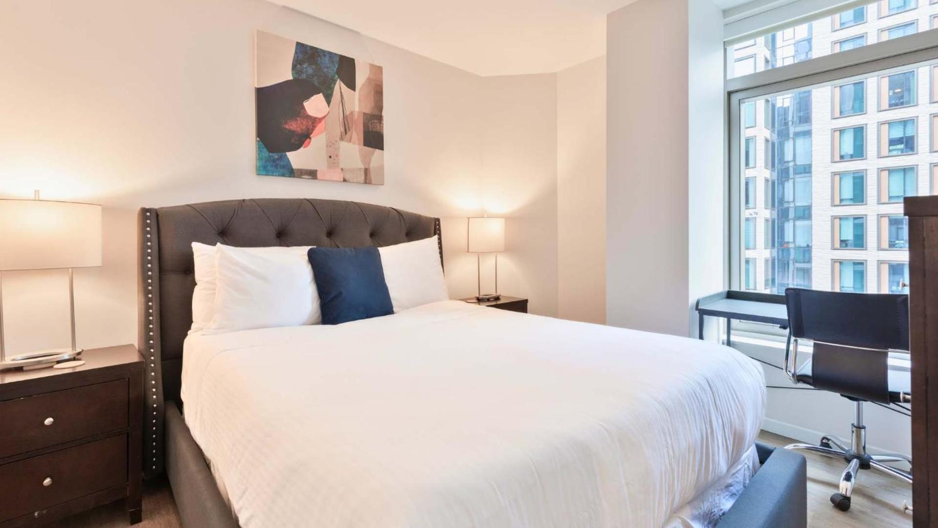 Luxury Heart Of Seaport Walk Downtown Apartment