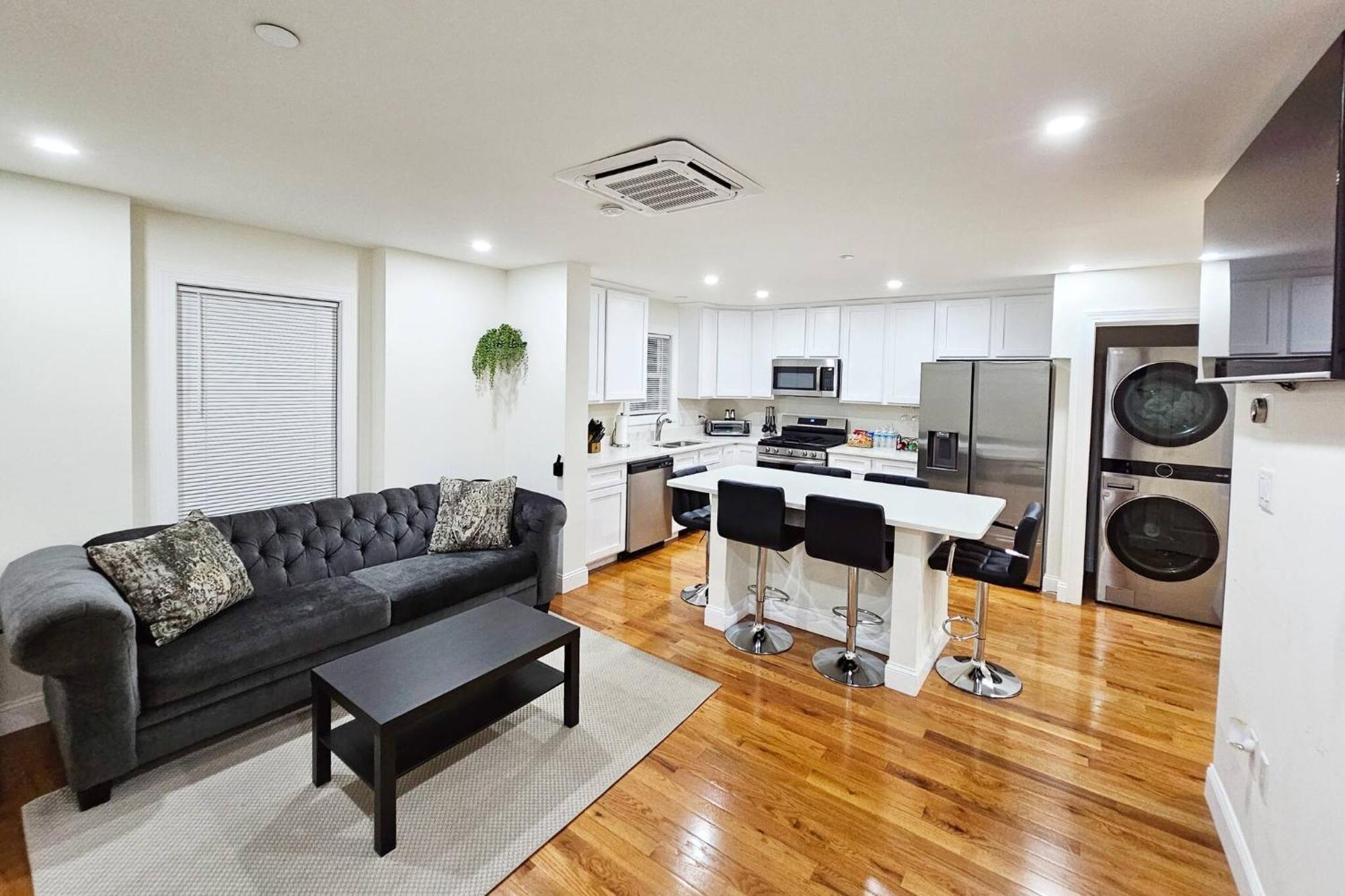 3-bedroom Apt-9w2 20-minuite To Downtown Apartment