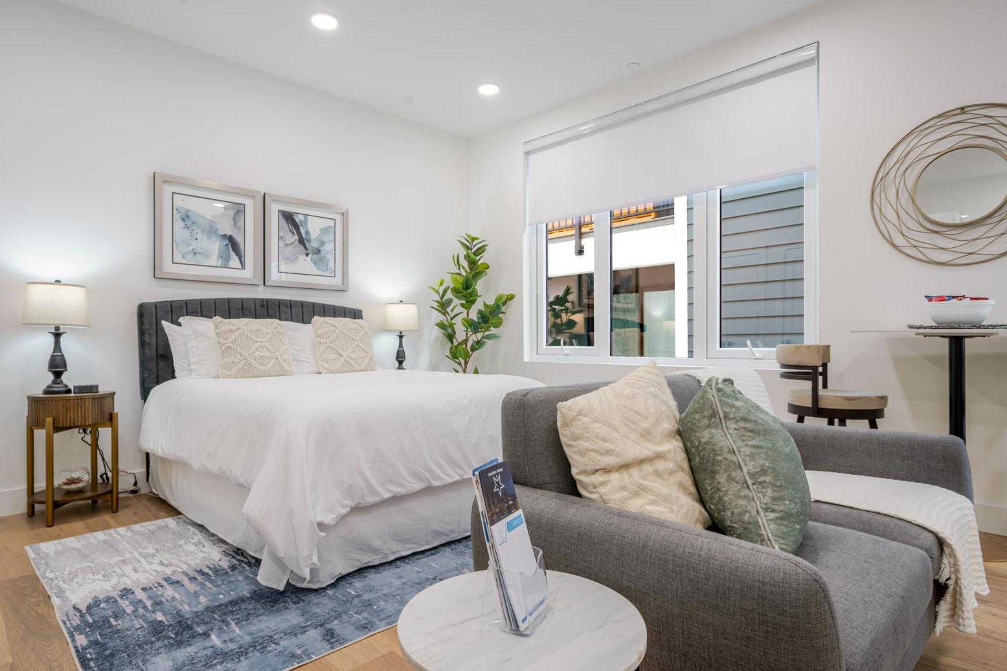 Luxury Landing W Rooftop Lounge