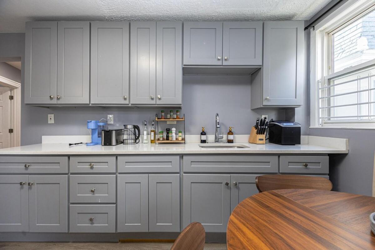 Elegant, Spacious 3bd, 1ba In