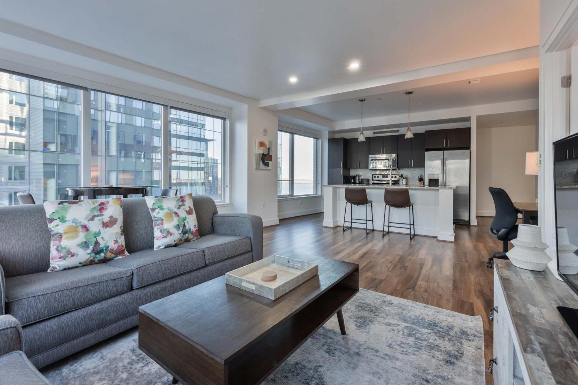 Stylish Seaport Near Waterfront Dining & Downtown * Boston