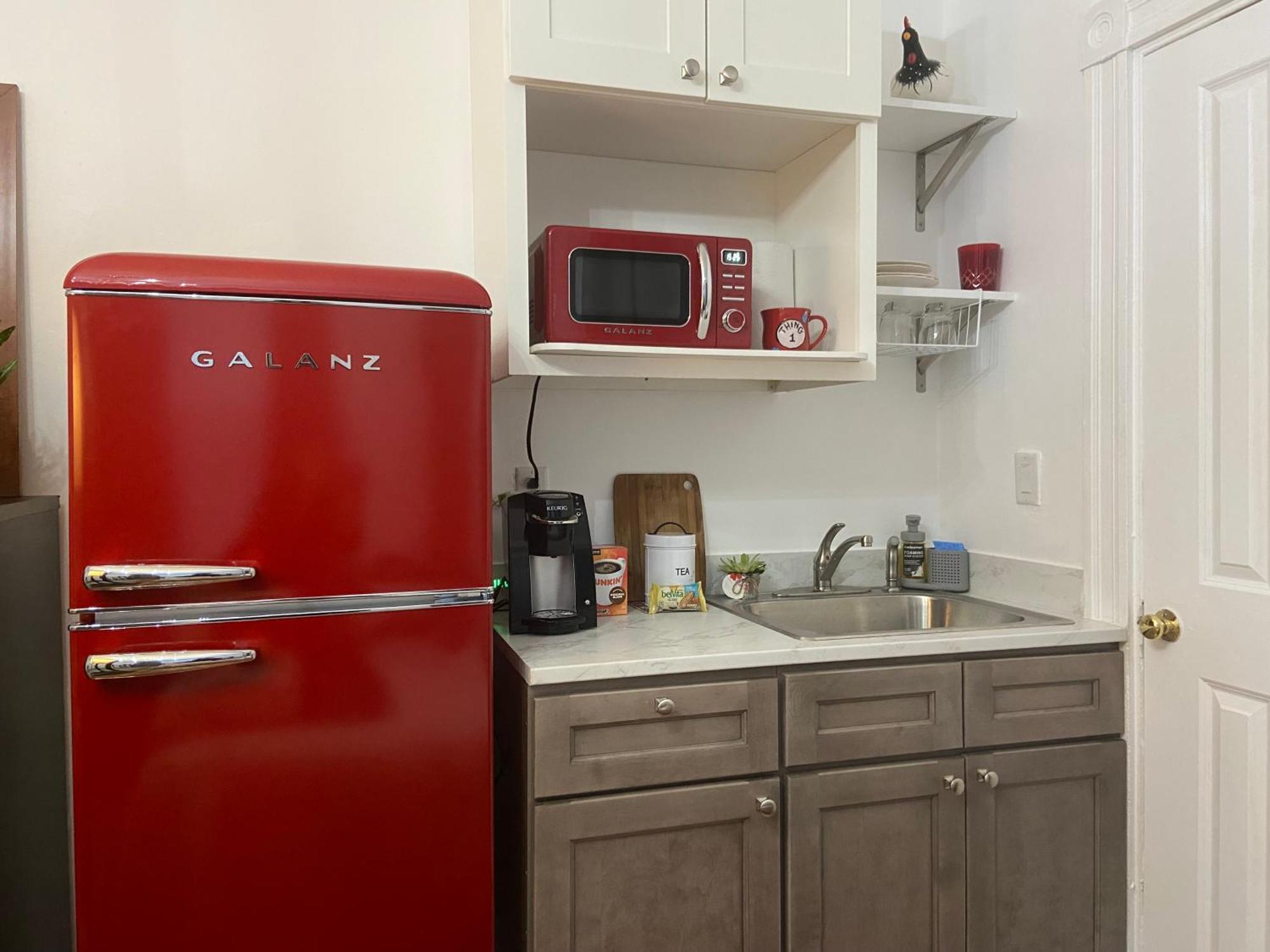 Apartment With Parking, Next To Train Or Buses, Good Neighborhood Boston