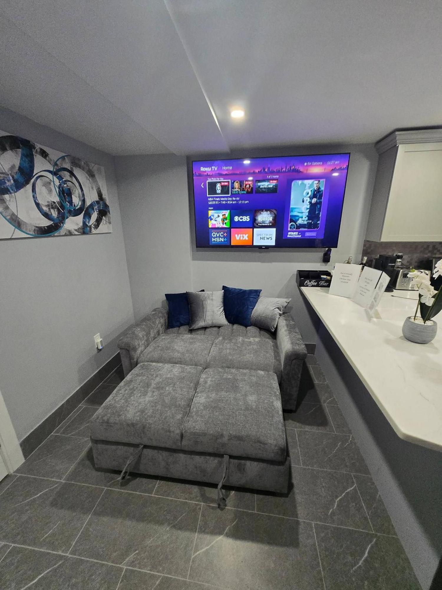 Apartment 2br Lower Garden-level 20min *