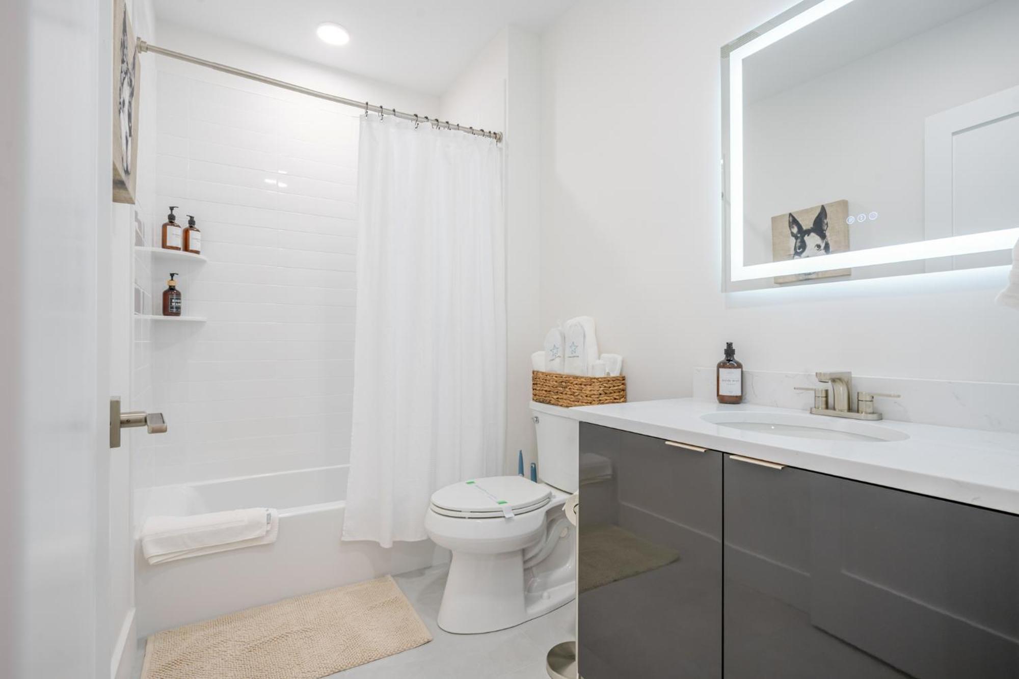 Luxury Landing W Rooftop Lounge Apartment *