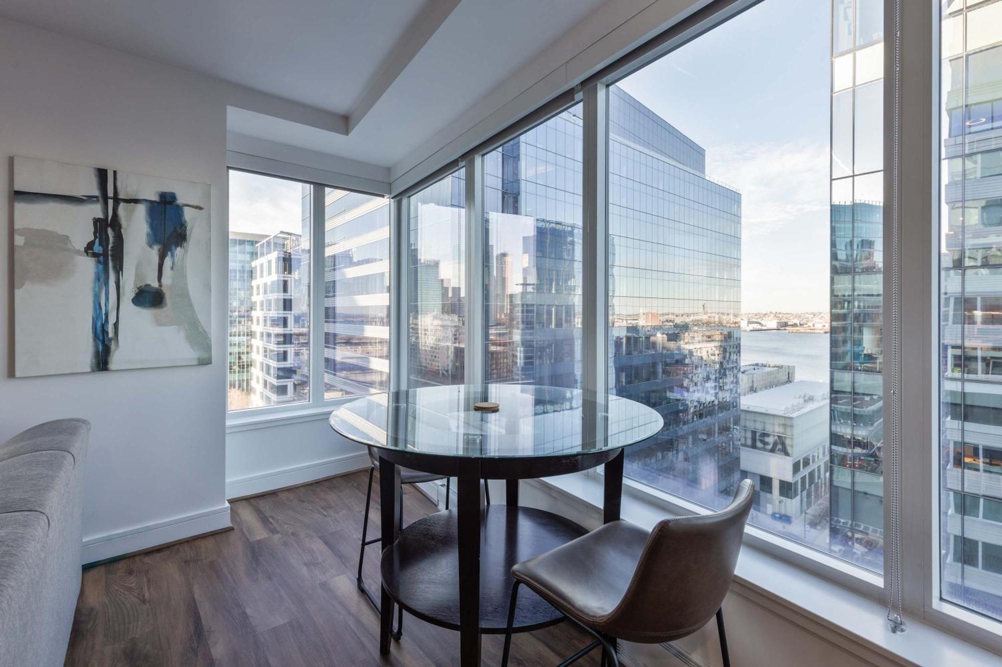 Apartment Stylish Seaport Near Waterfront Dining & Downtown