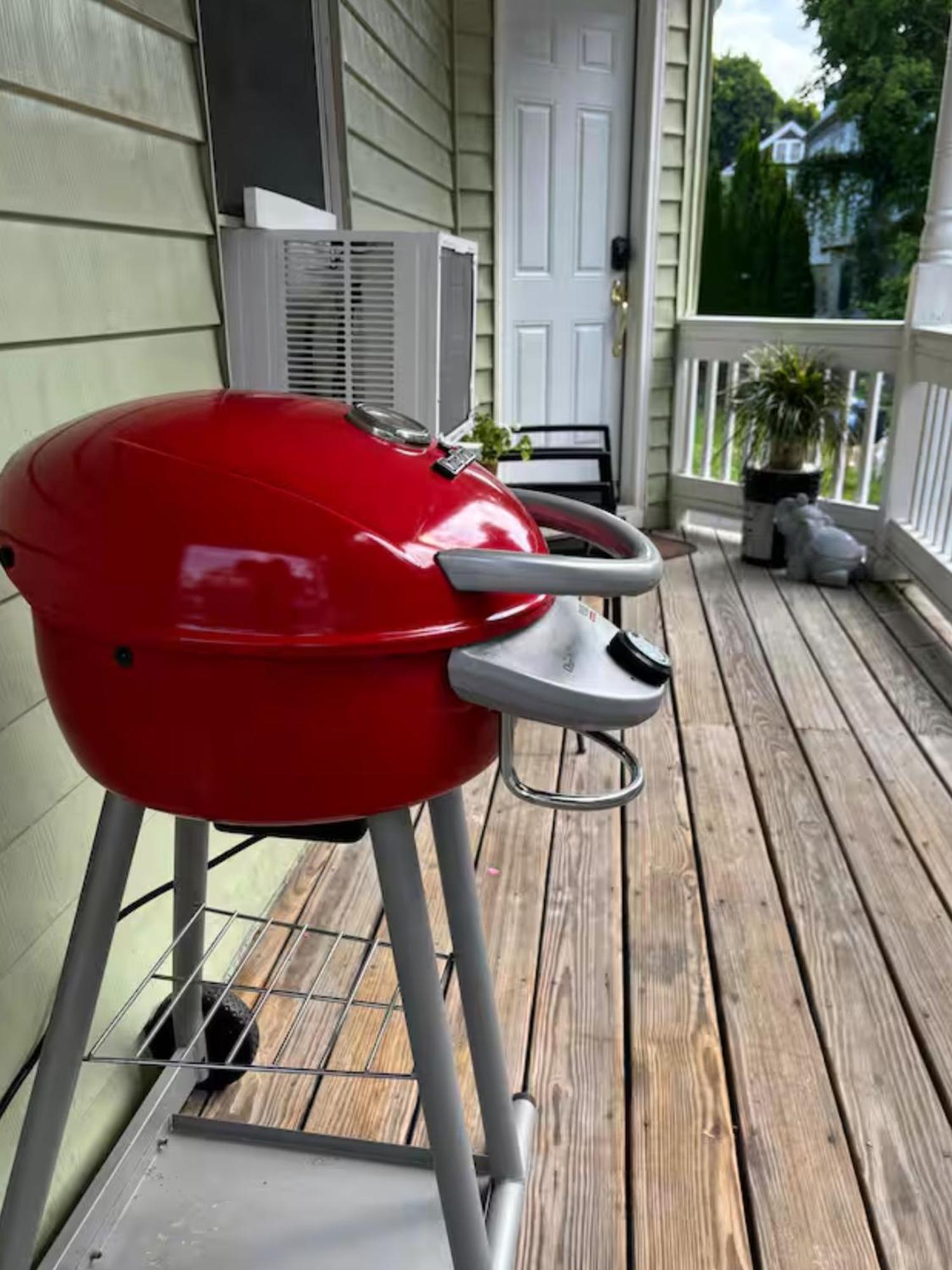 With Parking, Next To Train Or Buses, Good Neighborhood Apartment Boston