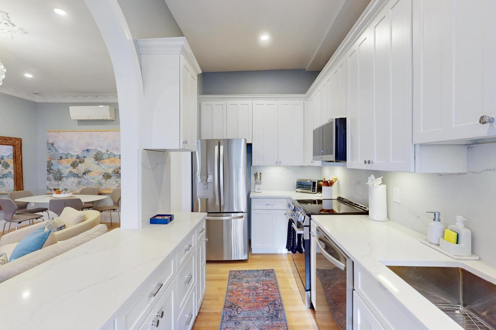 Stylish 2br In South End W In-unit Laundry Boston