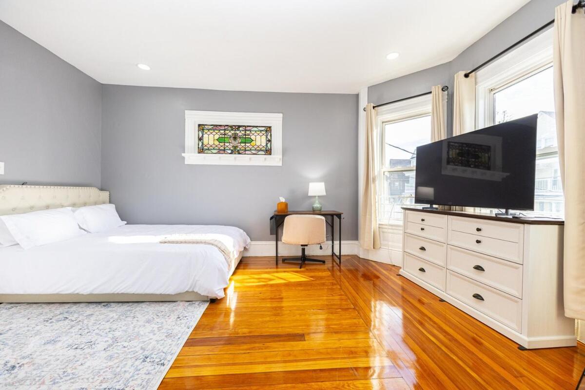 Elegant, Spacious 3bd, 1ba In Boston