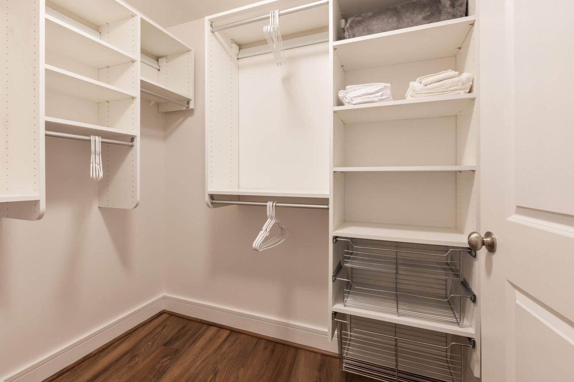 Stylish Seaport Near Waterfront Dining & Downtown * Boston