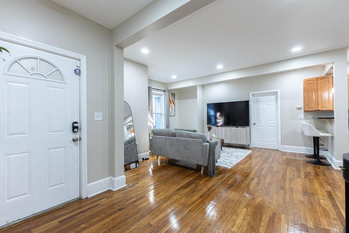 Apartment Cozy, Spacious Near Downtown *