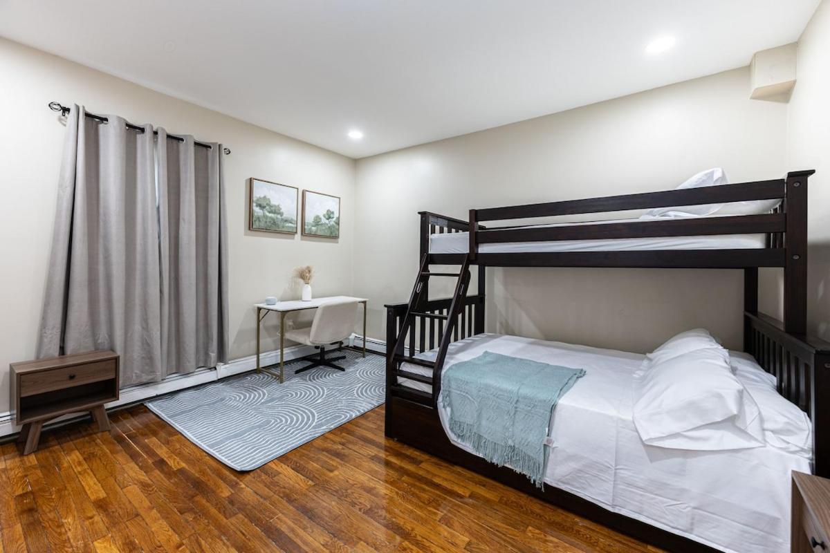 Apartment Cozy, Spacious Near Downtown Boston