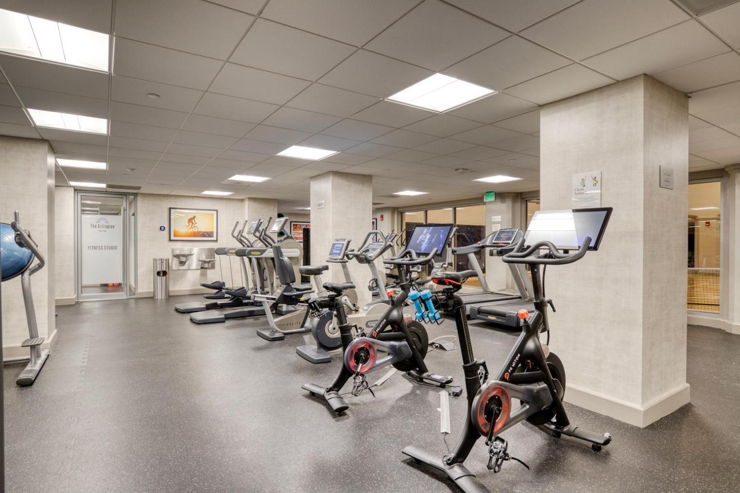 Blueground Bay Village Fitness Center Nr Common Bos-1235 Boston