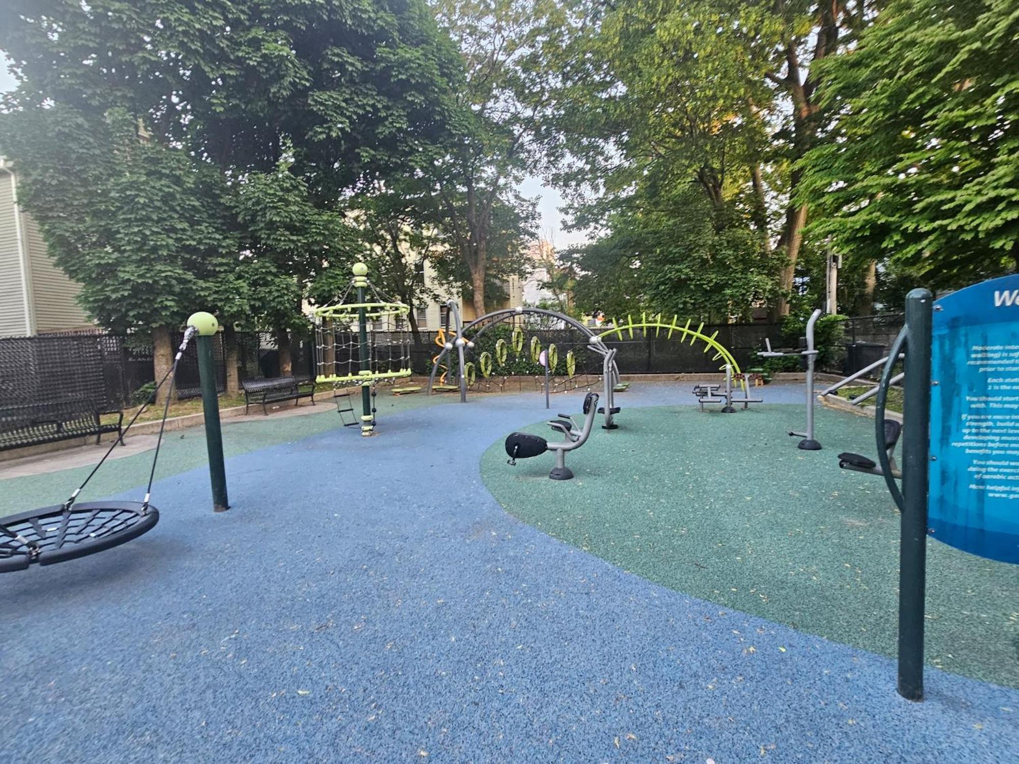 2br Lower Garden-level 20min * Boston