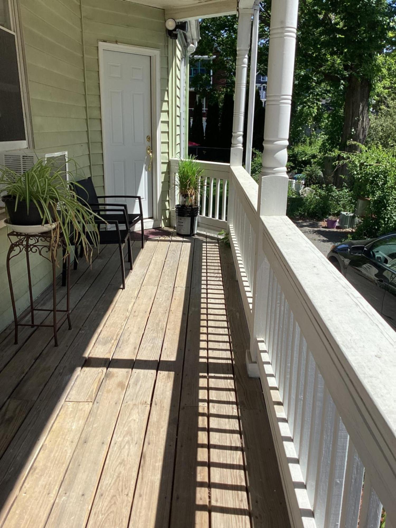 With Parking, Next To Train Or Buses, Good Neighborhood Apartment