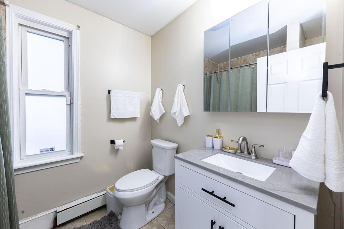 Cozy, Spacious Near Downtown * Boston