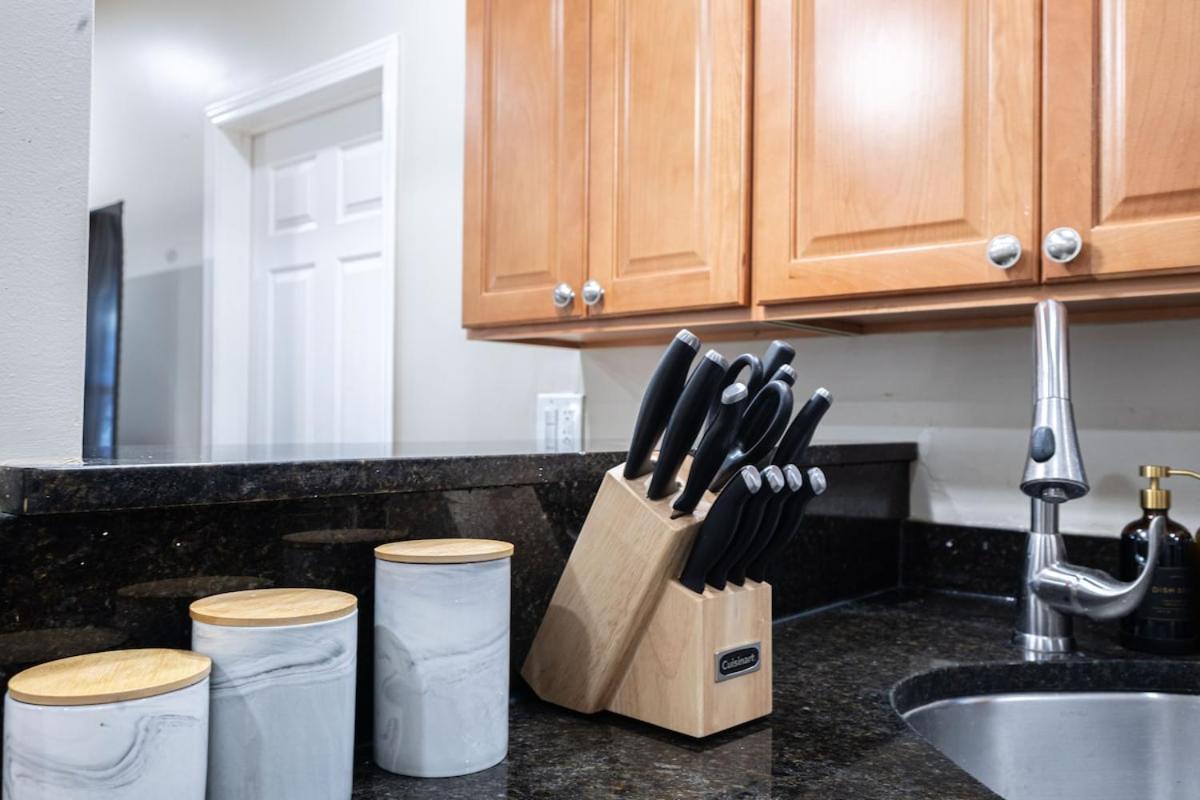 Cozy, Spacious Near Downtown