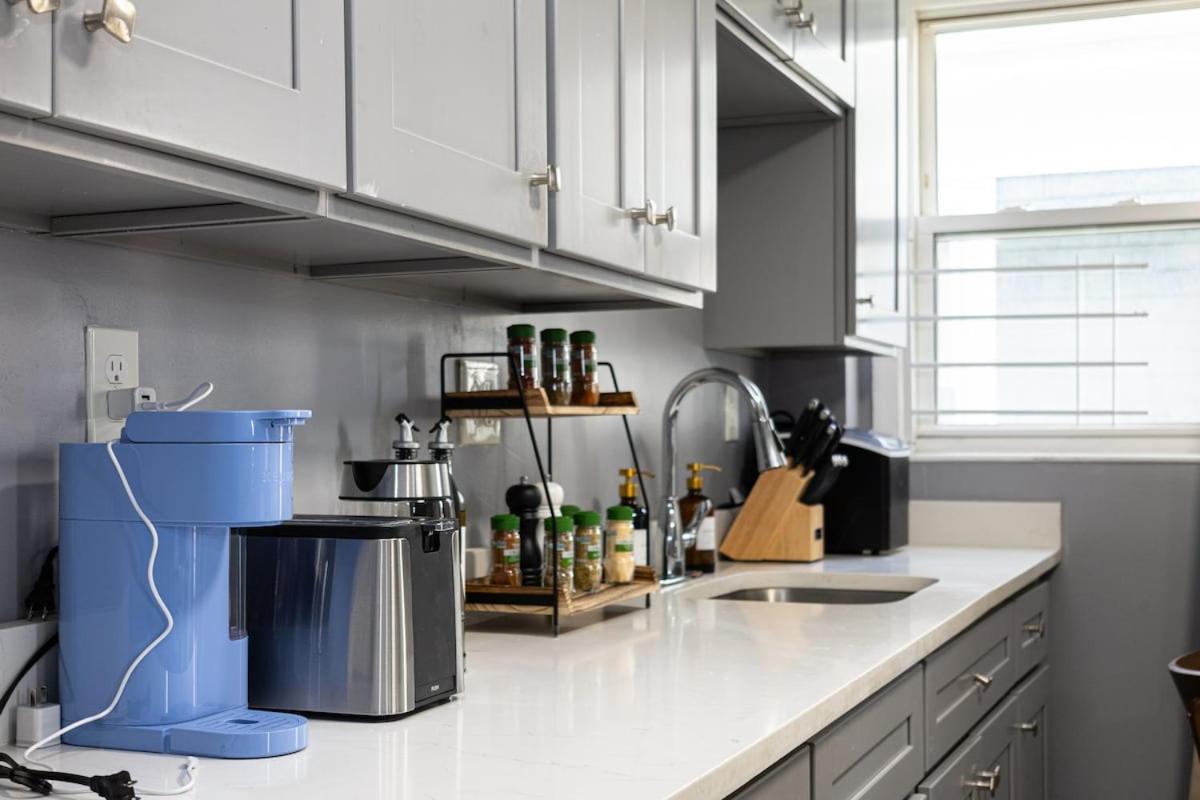 Elegant, Spacious 3bd, 1ba In Apartment Boston