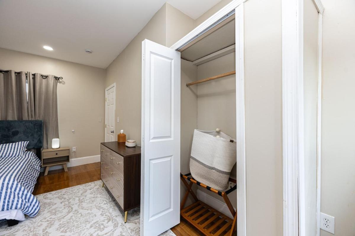 Cozy, Spacious Near Downtown *