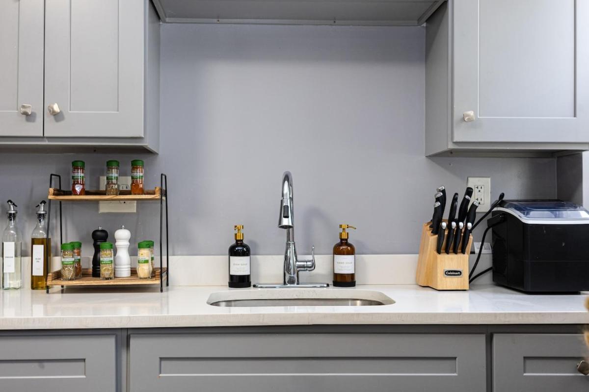 Elegant, Spacious 3bd, 1ba In