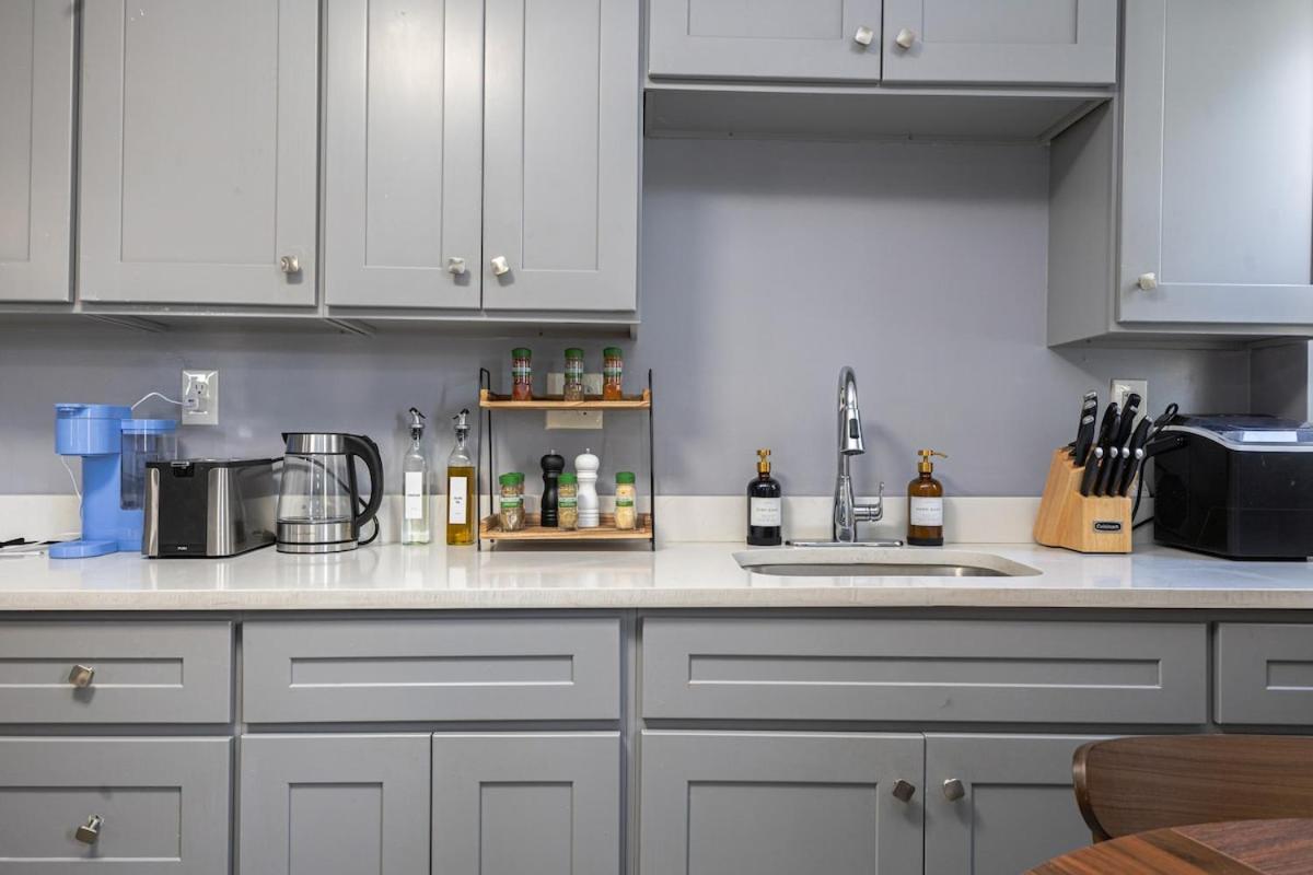 Apartment Elegant, Spacious 3bd, 1ba In