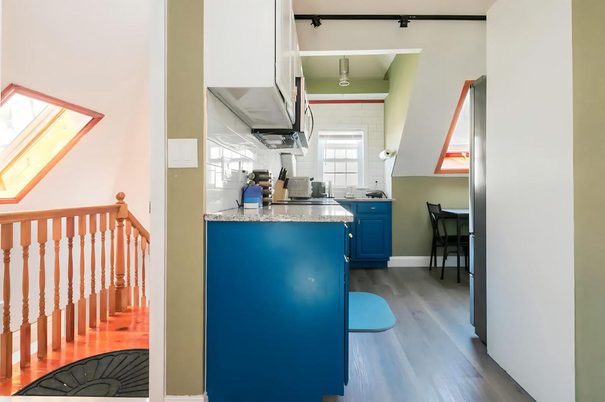 Large Open Concept In Zoo Franklin Park Near Apartment