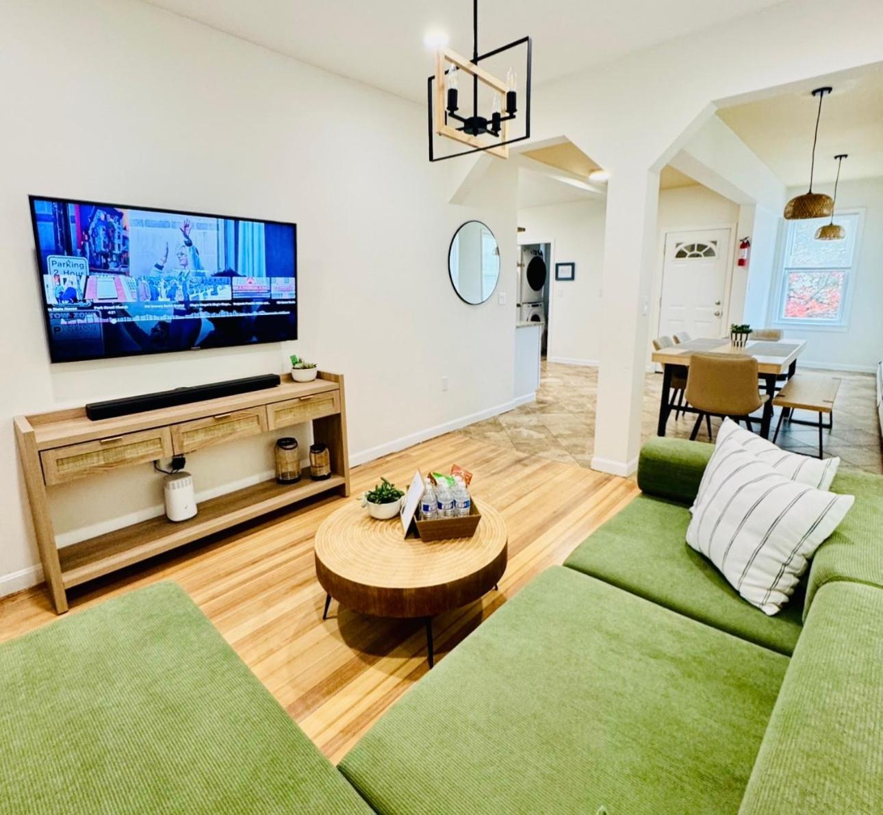 Apartment Spacious 3br Unit In Free Parking *