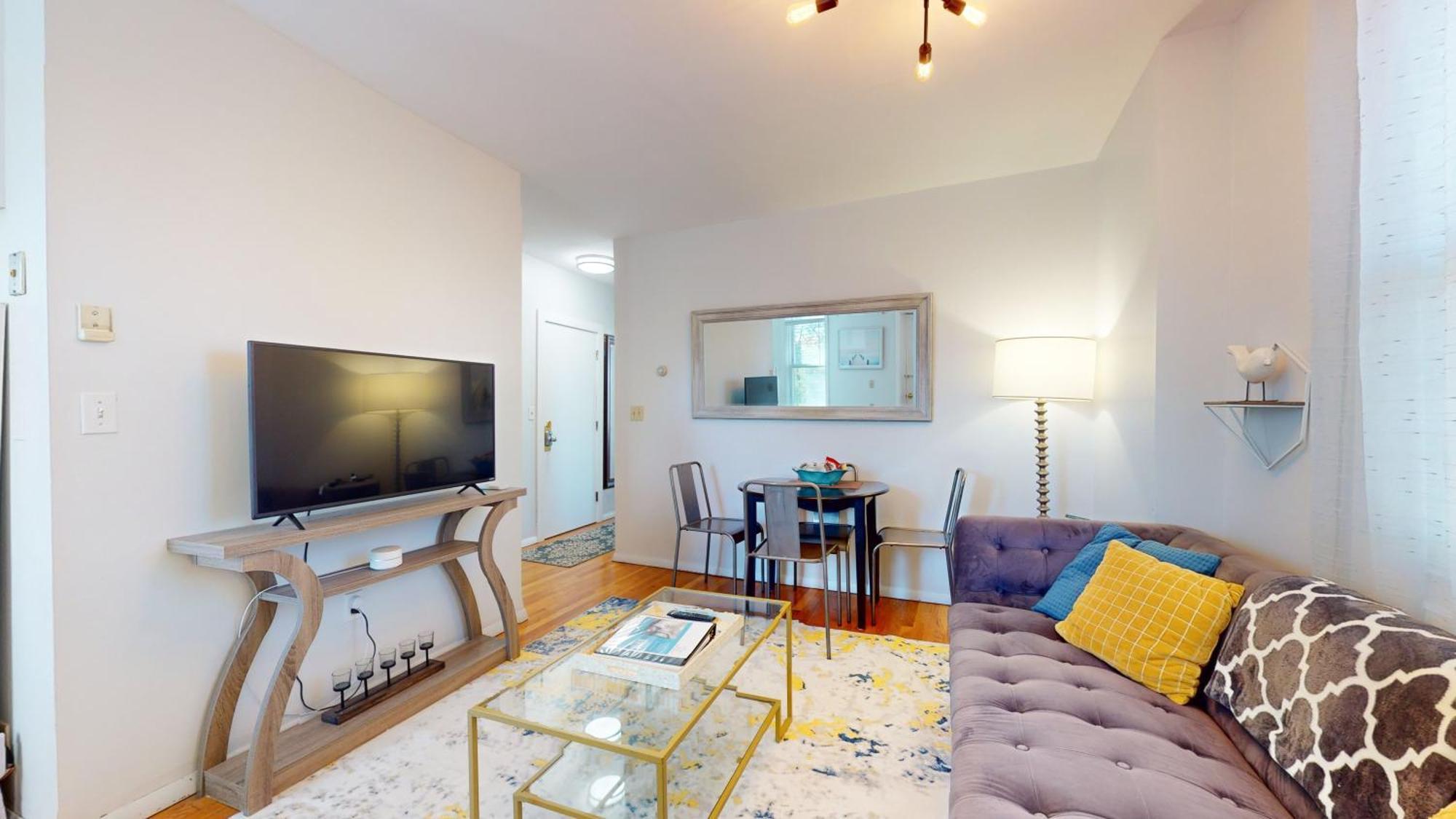 Modern,02 Mile To Northeastern, In Unit Laundry * Boston