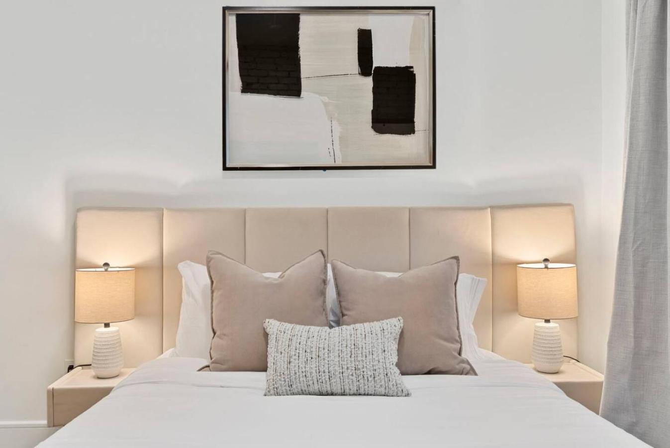 4br/4ba | Parking + Chef's Kitchen | Near Bu/bc