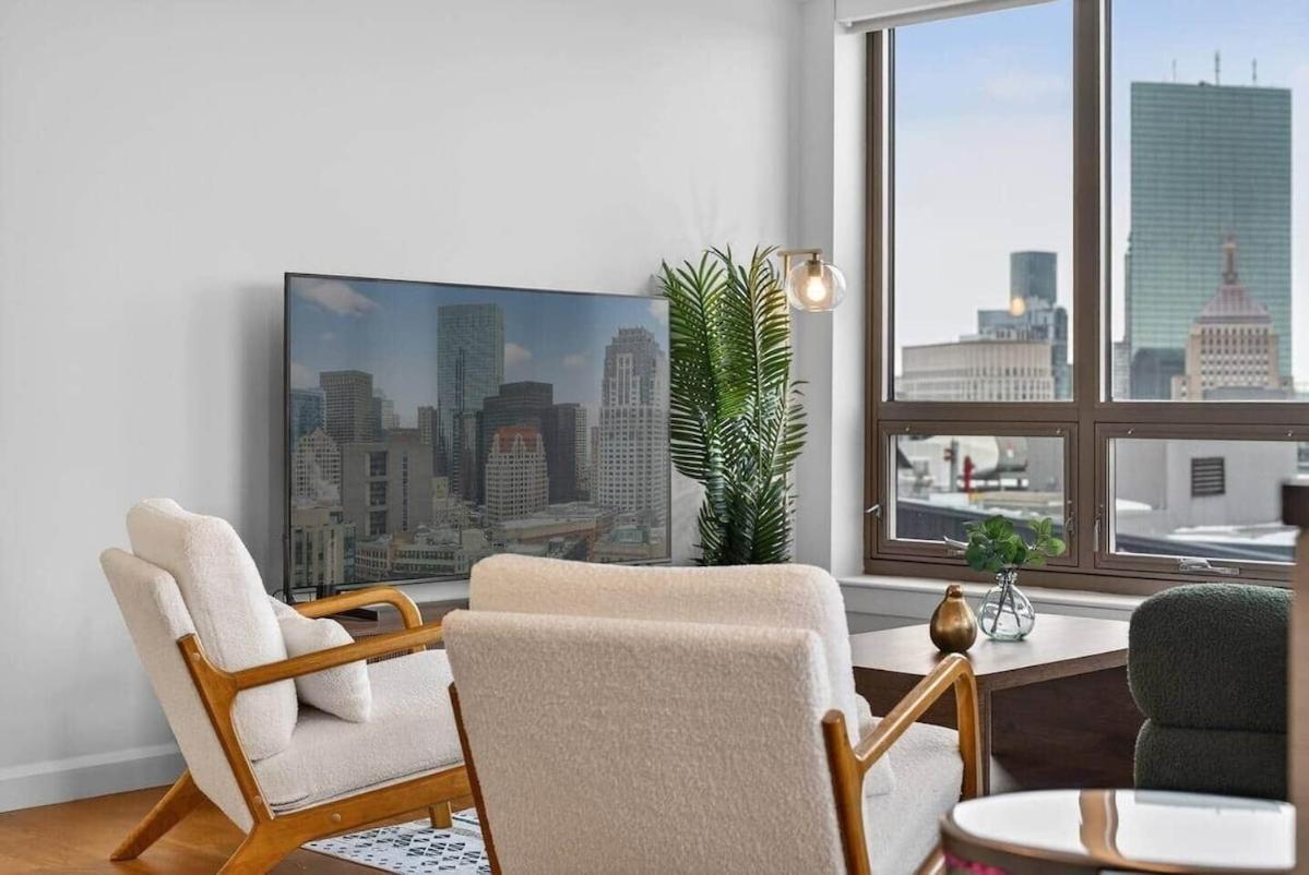 Luxury 2br 2ba Prime Downtown *