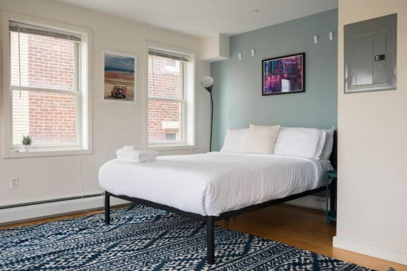 Bright Spacious Fenway