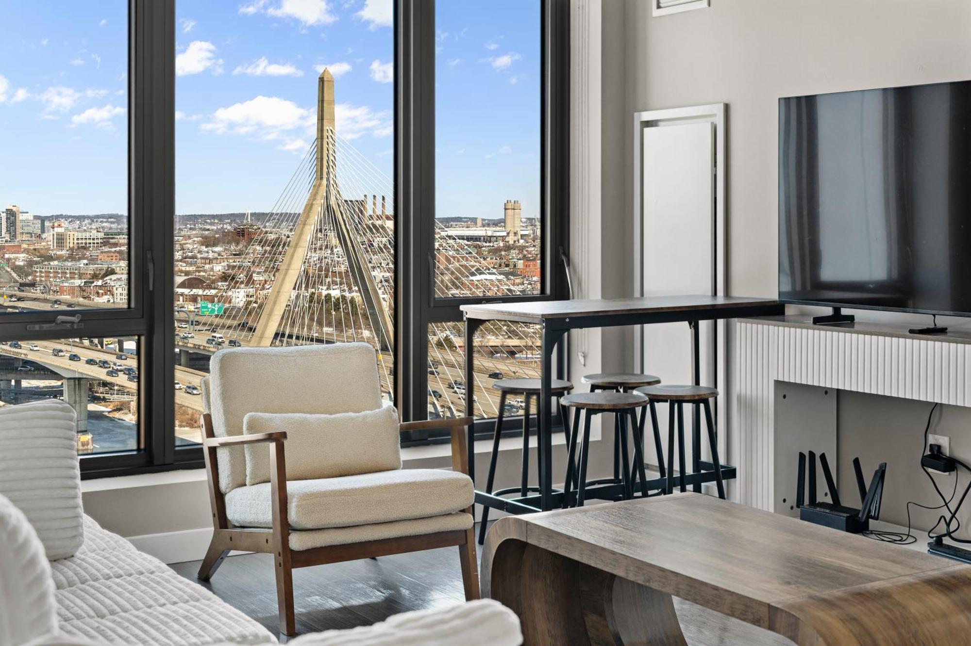 Beautiful Centrally Located 3 Bedroom Boston