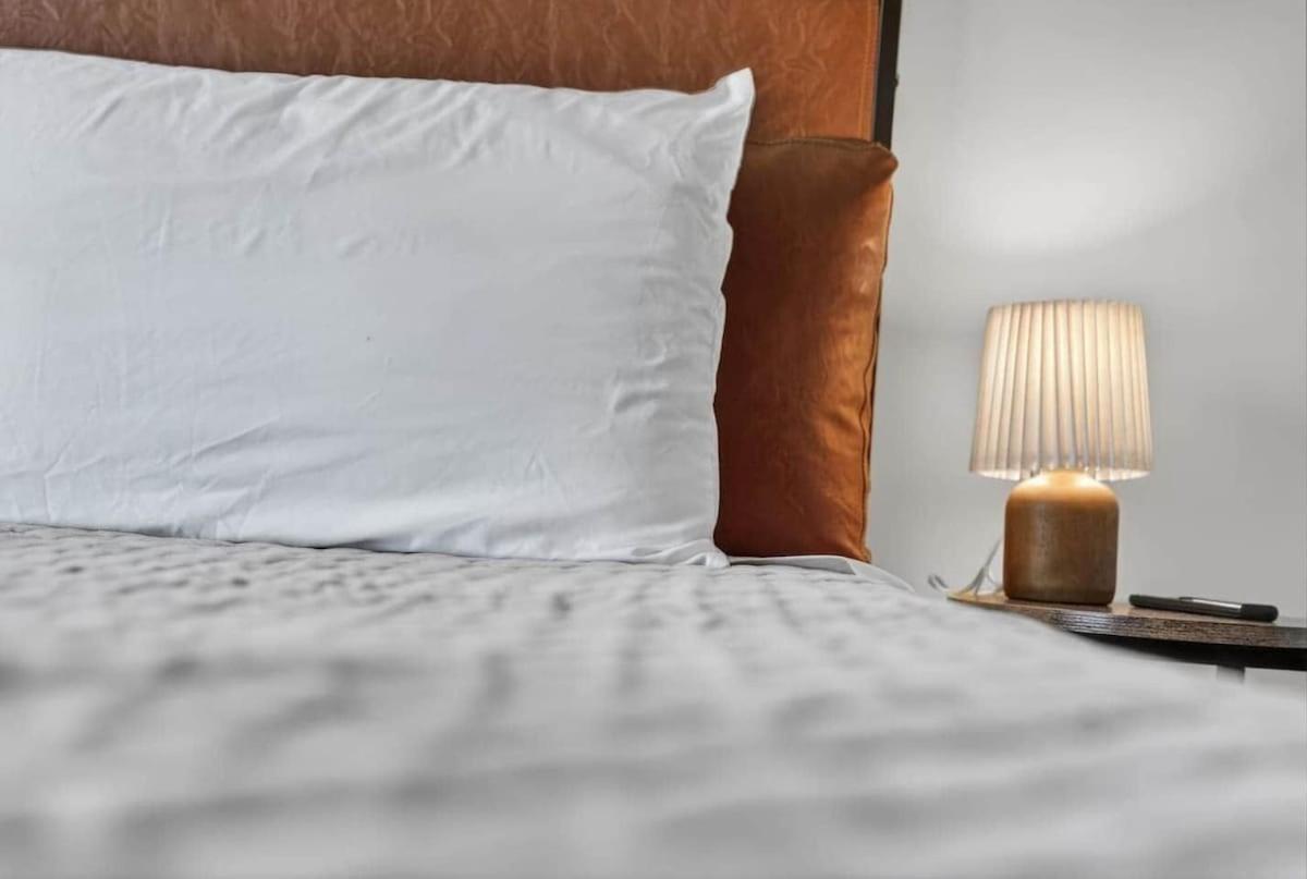 Apartment Luxury 2br 2ba Prime Downtown