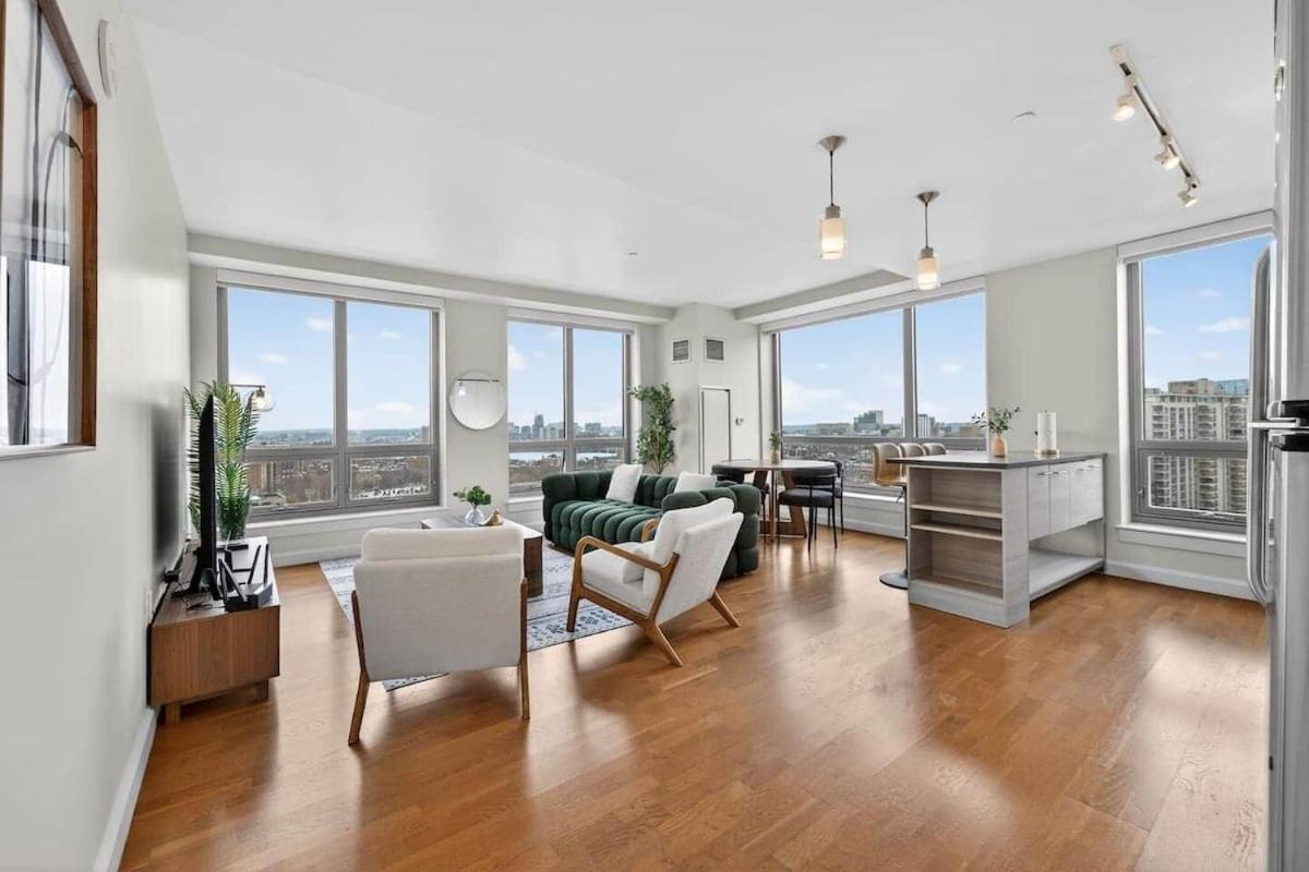 Luxury 2br 2ba Prime Downtown *