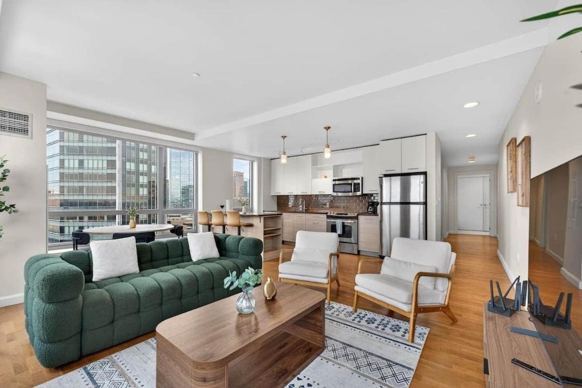 Luxury 2br 2ba Prime Downtown