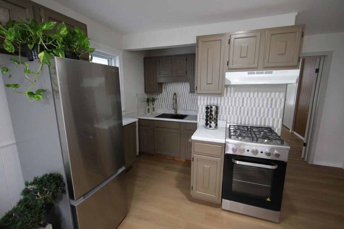 Nomadiq - Walk To Airport, 5 Min To Downtown 01 Apartment *