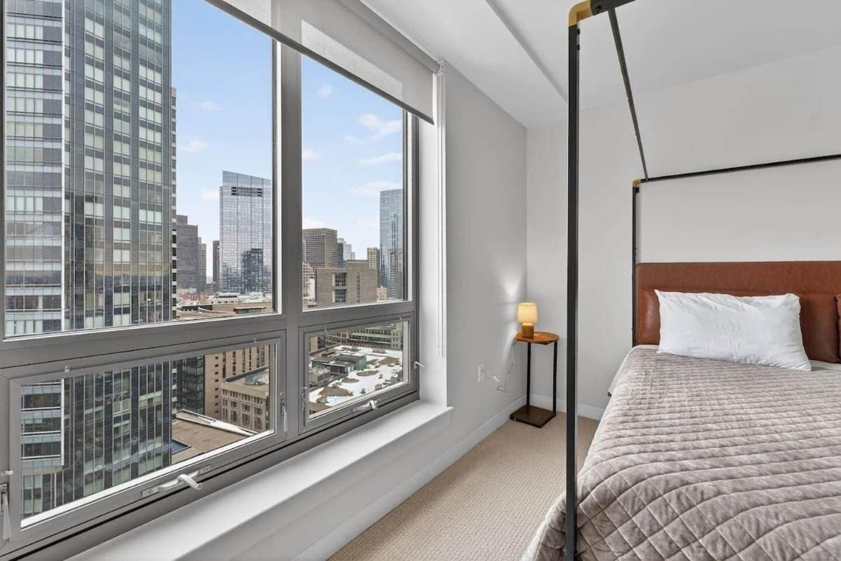 Apartment Luxury 2br 2ba Prime Downtown *